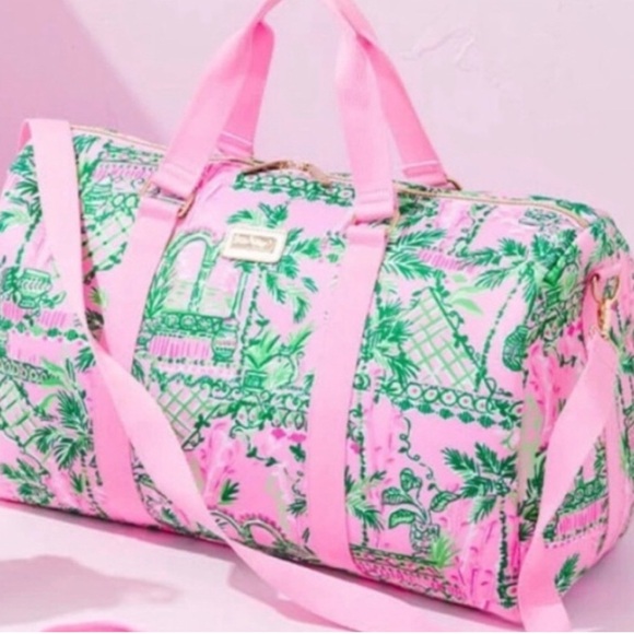 NWT Lilly Pulitzer GWP GYM Bag Mandevilla Baby and matching Water Bottle.